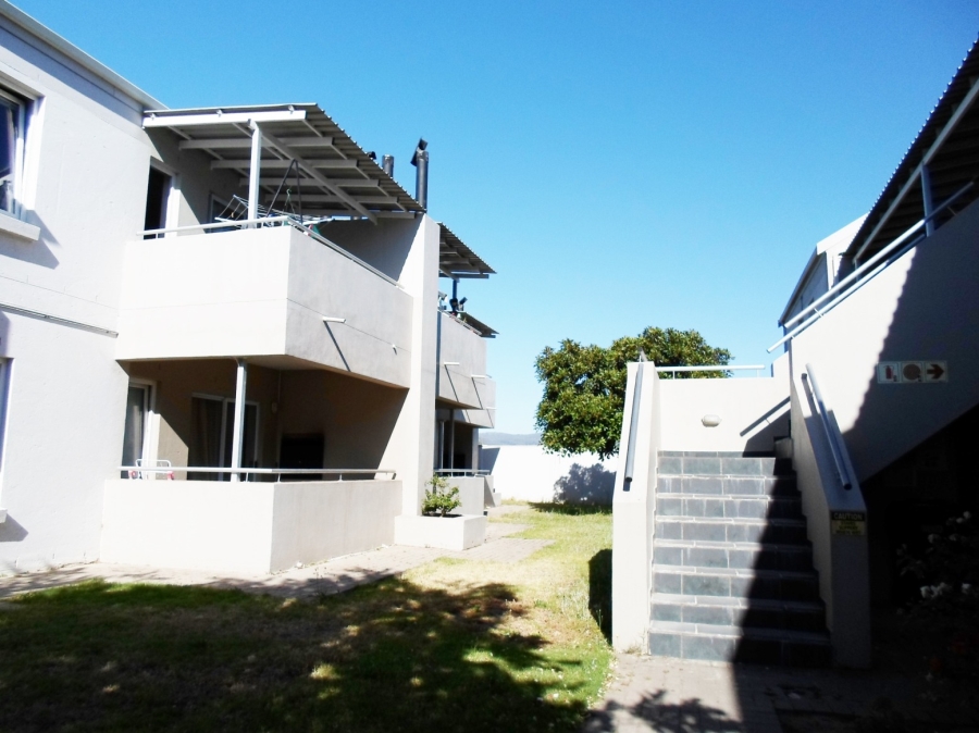 To Let 2 Bedroom Property for Rent in Amstelhof Western Cape